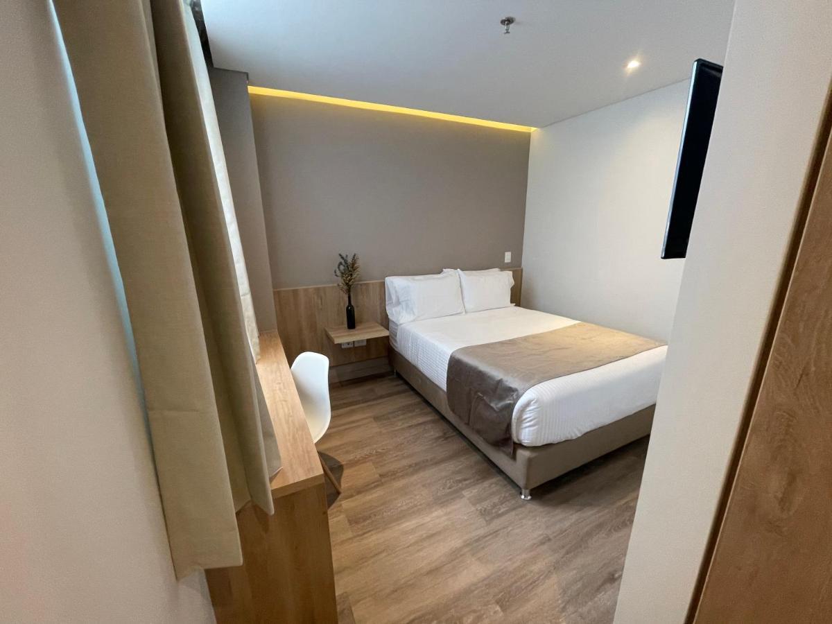 Em Hotel Corferias Embajada Americana Богота Екстериор снимка