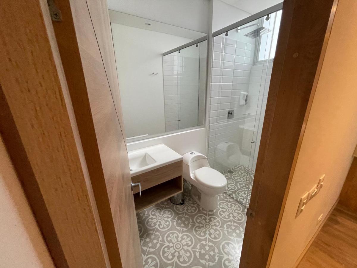 Em Hotel Corferias Embajada Americana Богота Екстериор снимка