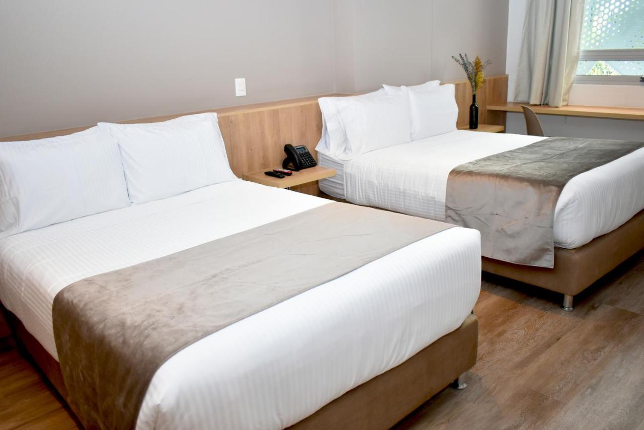 Em Hotel Corferias Embajada Americana Богота Екстериор снимка