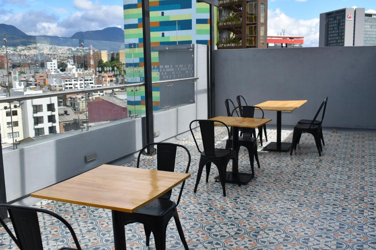 Em Hotel Corferias Embajada Americana Богота Екстериор снимка