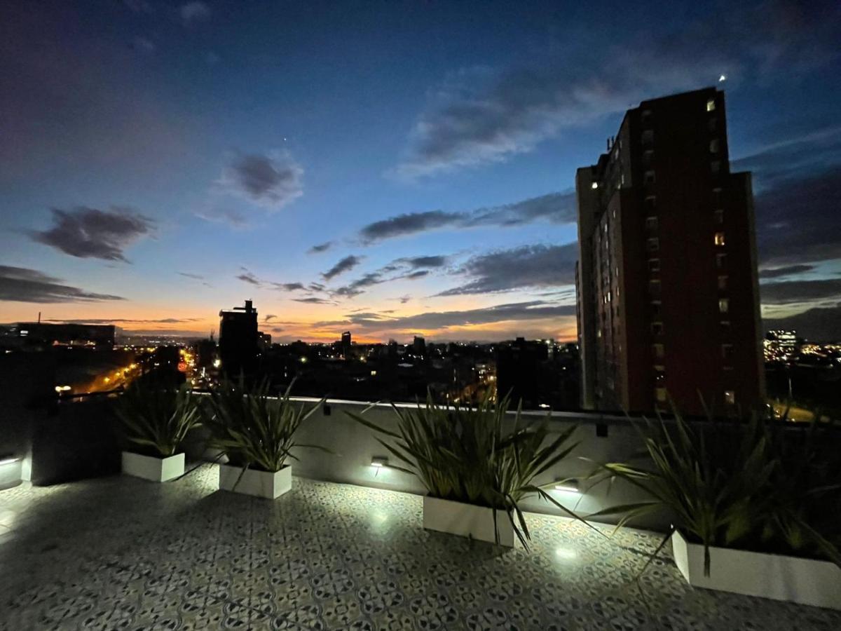 Em Hotel Corferias Embajada Americana Богота Екстериор снимка