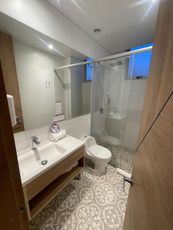 Em Hotel Corferias Embajada Americana Богота Екстериор снимка
