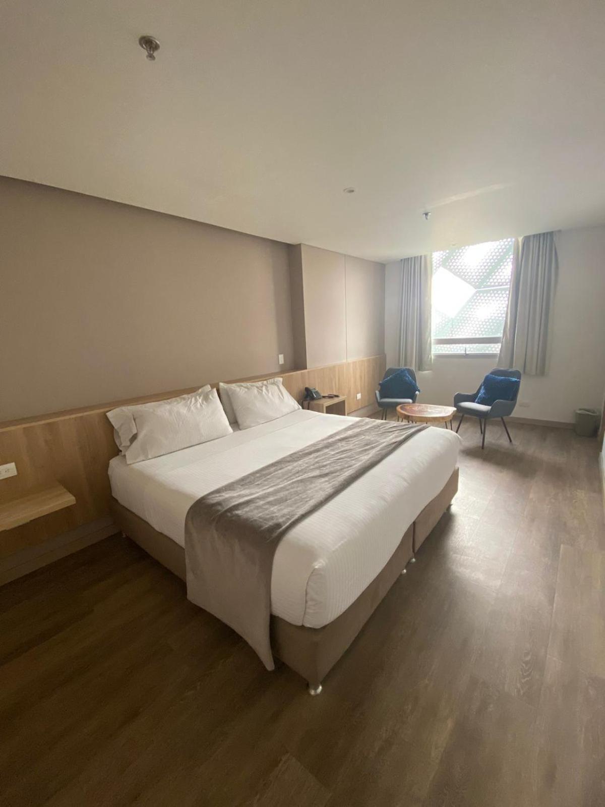 Em Hotel Corferias Embajada Americana Богота Екстериор снимка